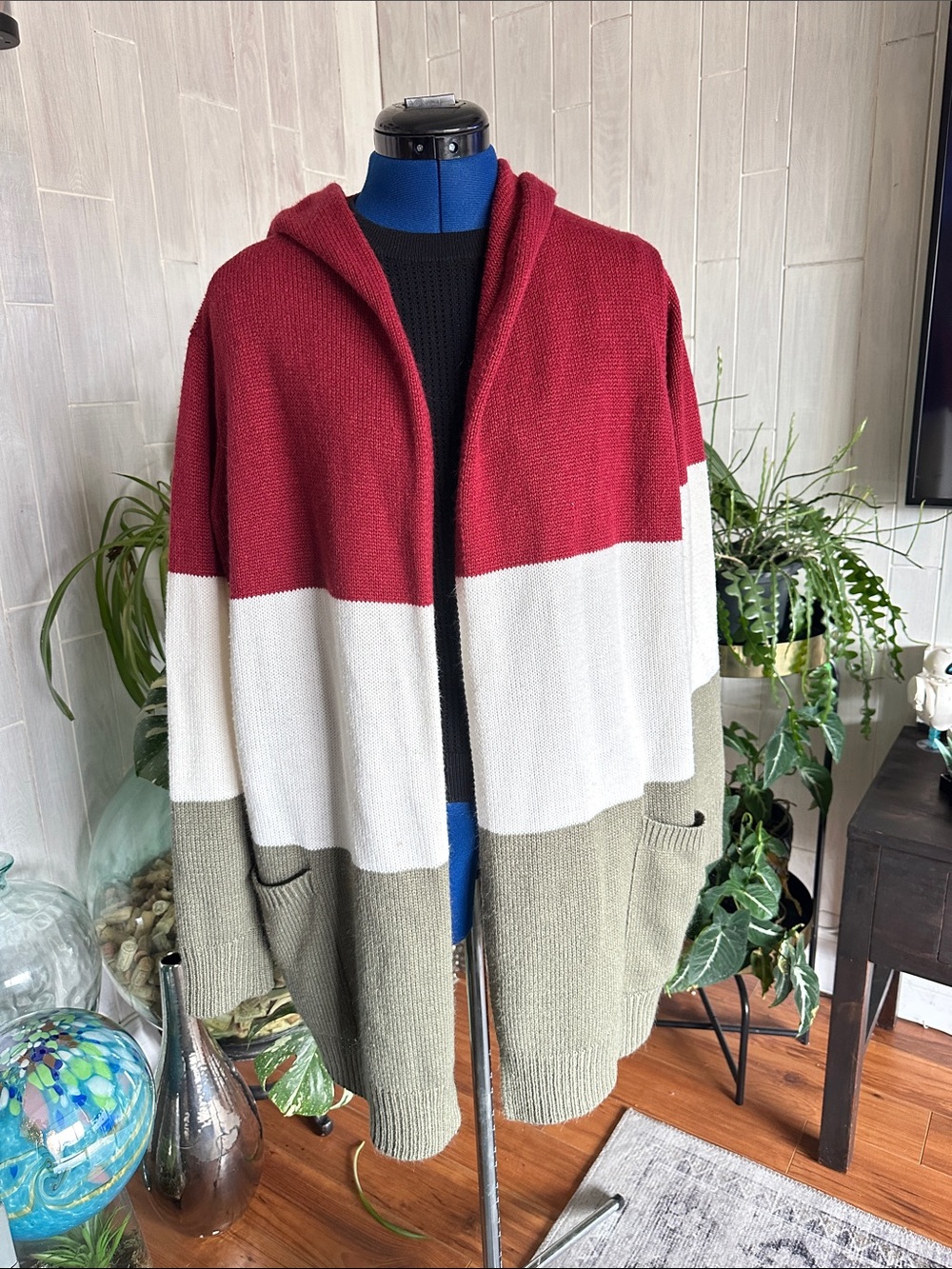 Women's Colorblock Hooded Open-Front Cardigan - Red/White/Olive